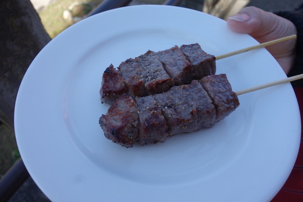 ステーキ串焼き（400円）